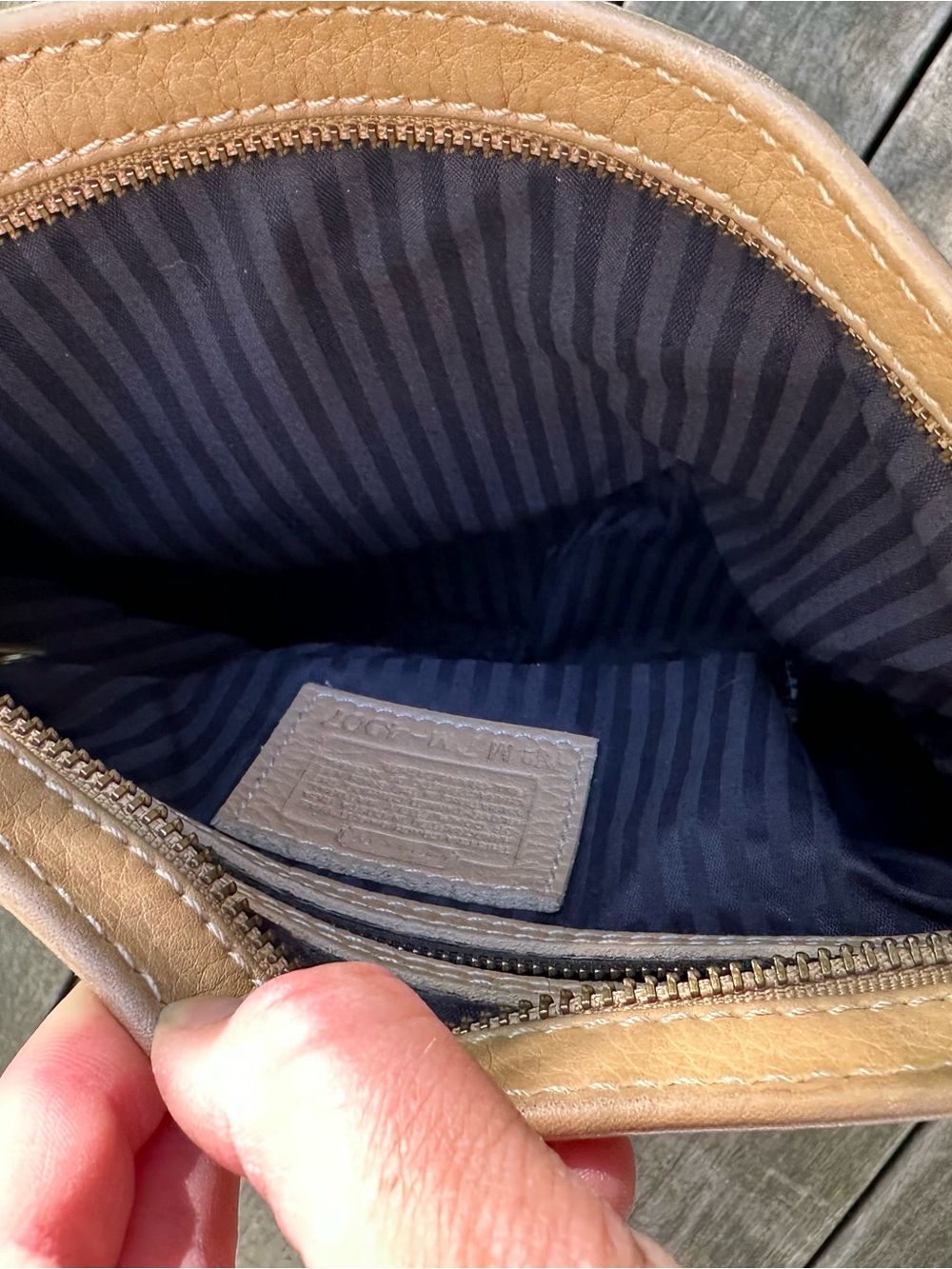 Vintage Tan Leather Coach Crossbody Bag - Picture 5 of 6